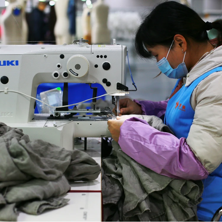 Tratamento de desbotamento de roupas de seda