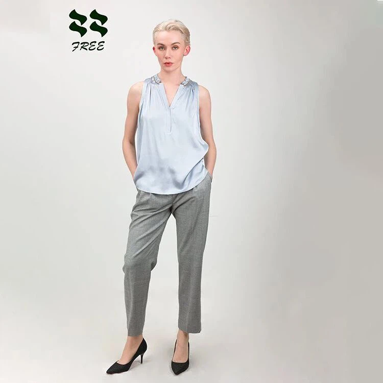 Roupas femininas de seda